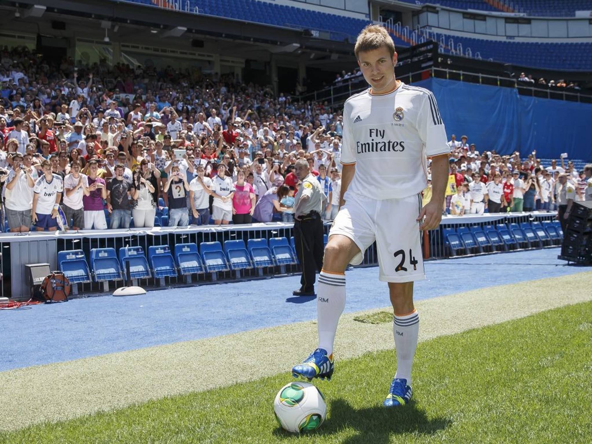 Presentación de Illarra como jugador del Real Madrid (14-07-13)